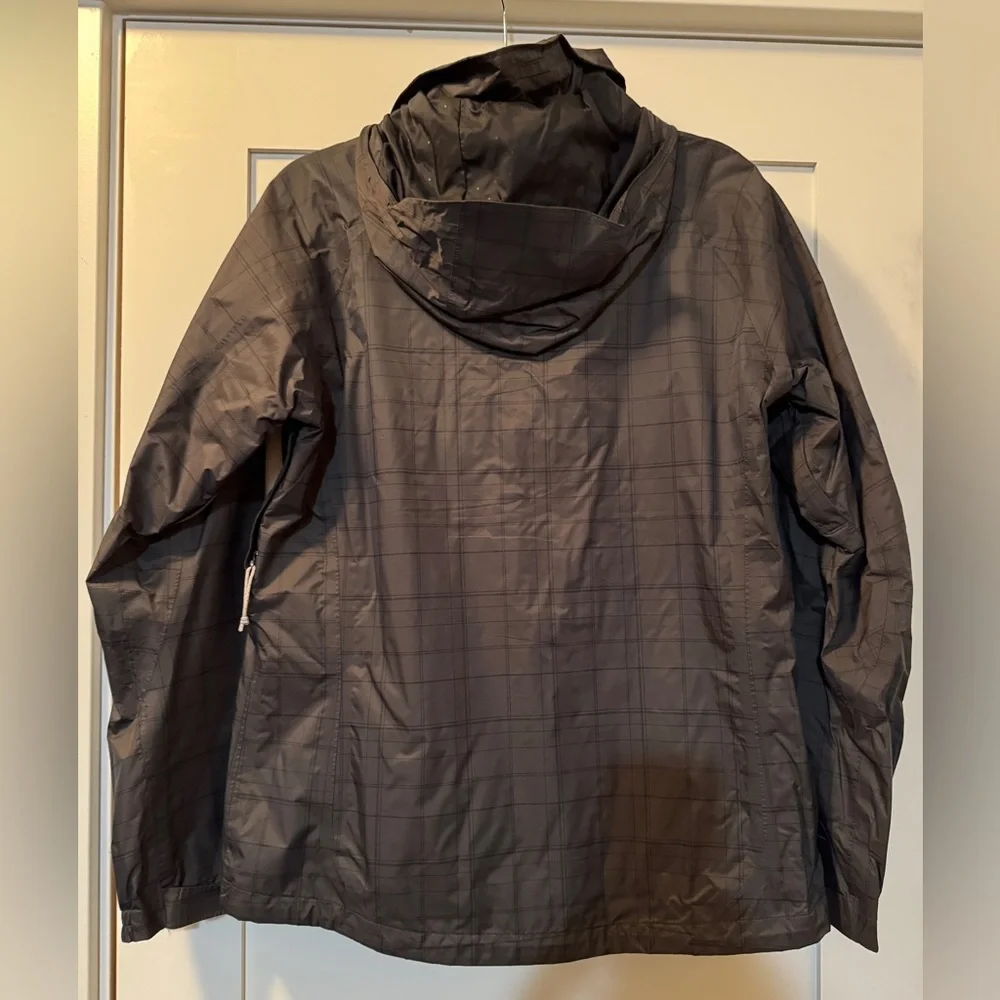 Women’s Columbia Sportswear Omni-Tech Titamium Rain Jacket - Picture 2 of 8